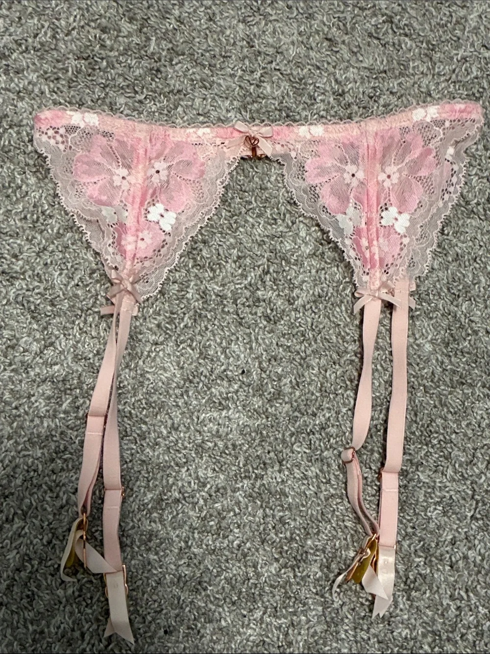 Victoria’s Secret Pink Lace Garter Belt
